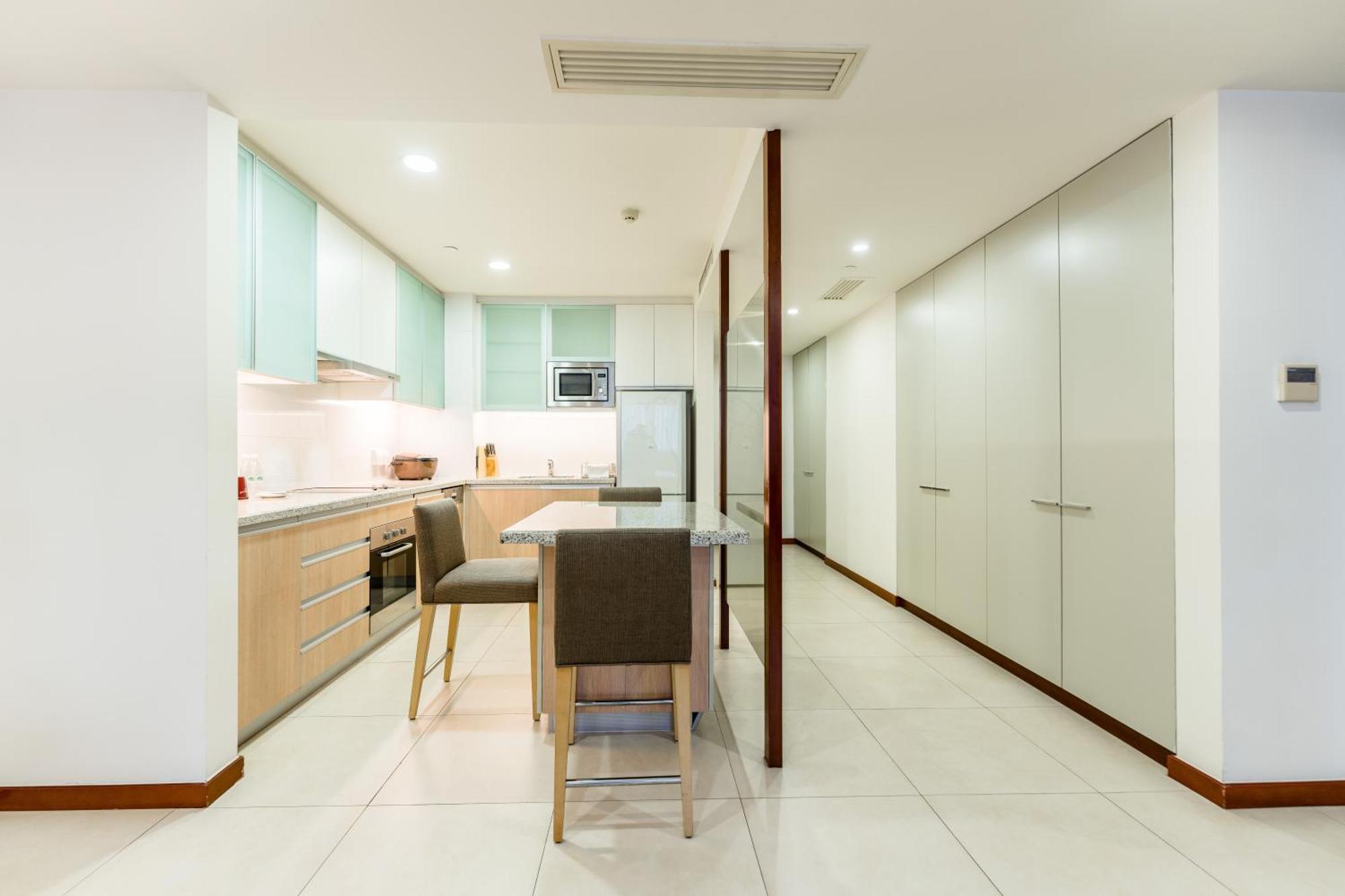 Oakwood Residence Шанхай Екстериор снимка
