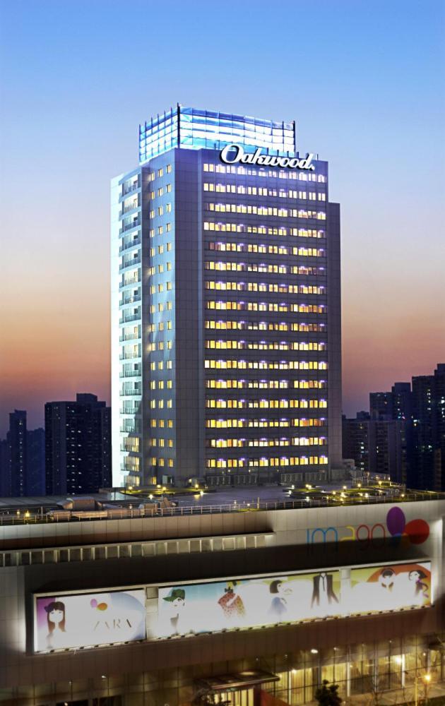 Oakwood Residence Шанхай Екстериор снимка