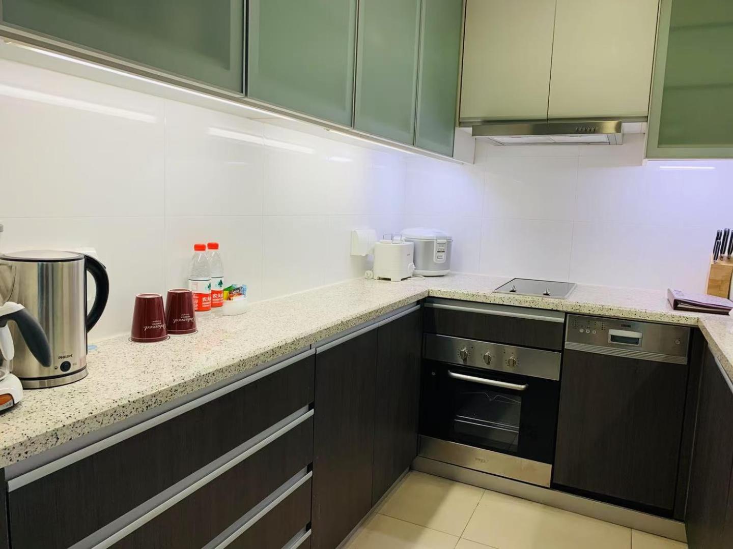 Oakwood Residence Шанхай Екстериор снимка