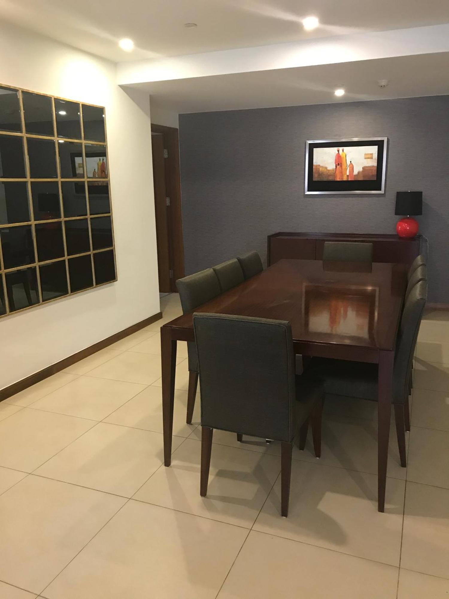 Oakwood Residence Шанхай Екстериор снимка